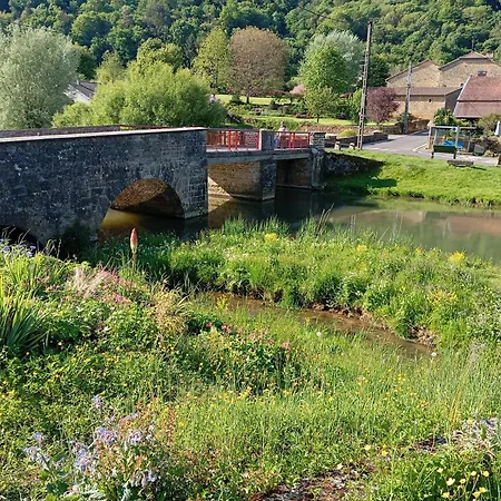 Le Cabanon Au Bord De L'othain * Bazeilles-sur-Othain